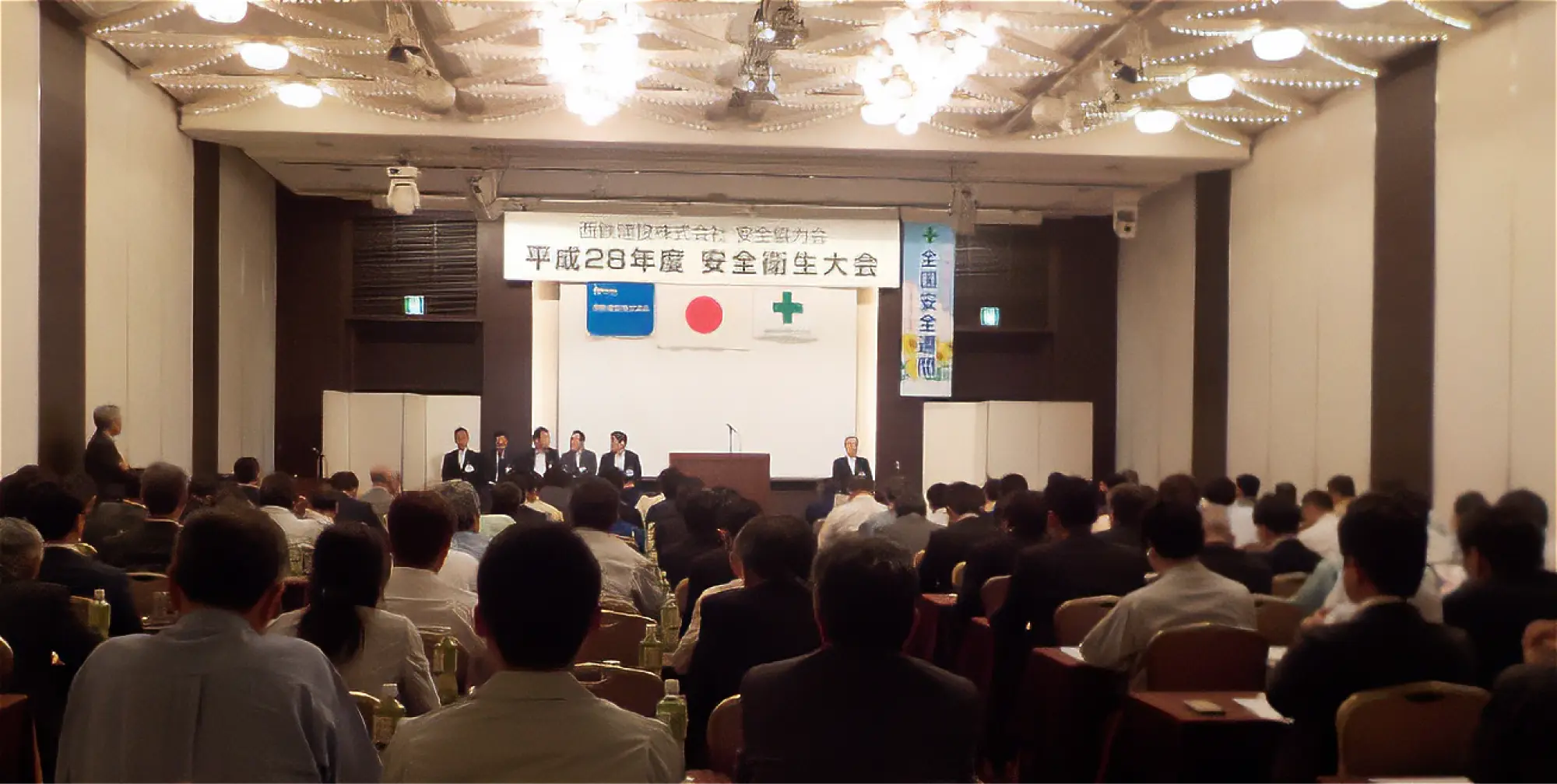 200社におよぶ協力会社でネットする機動力。