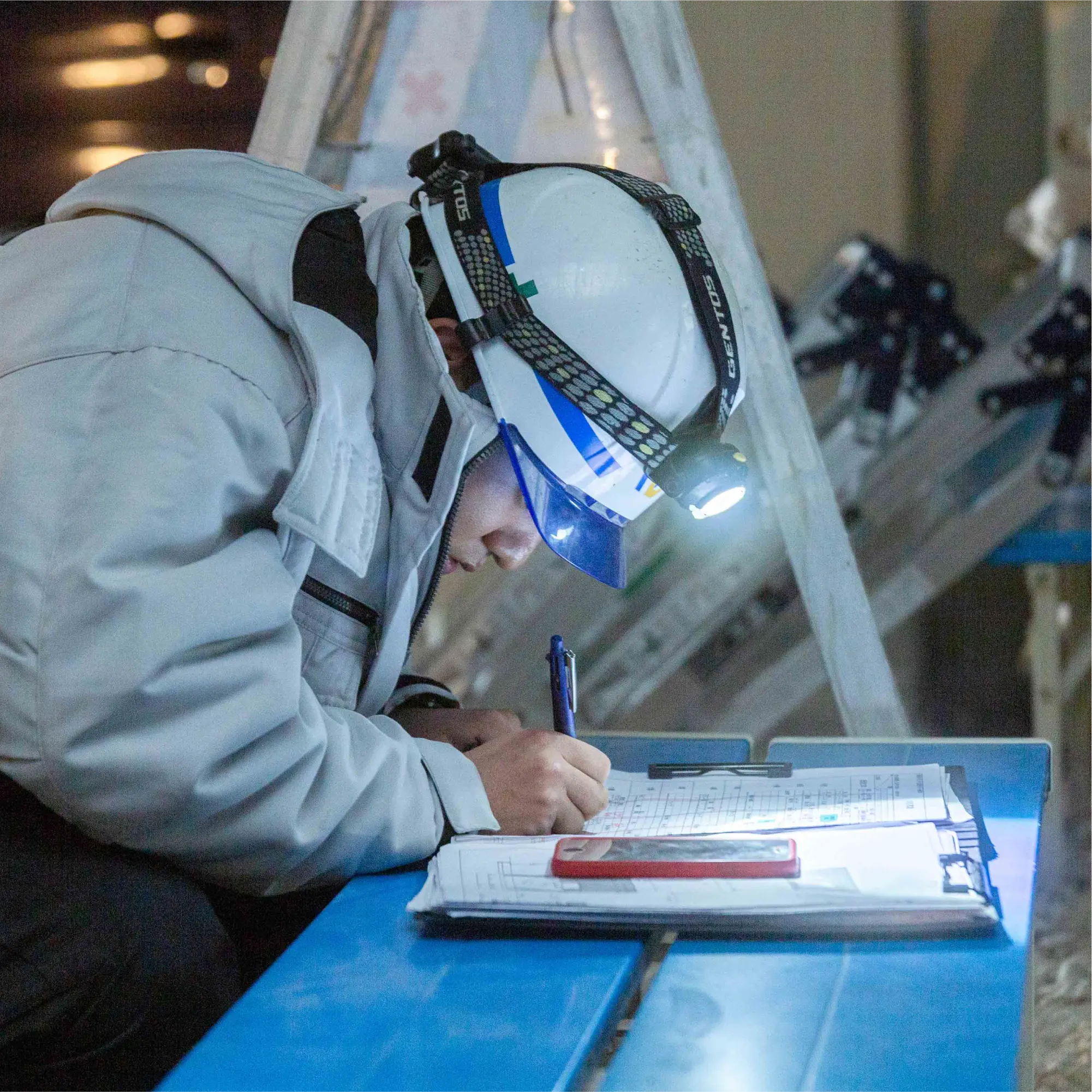 ストア建設でのスペース的な制約とはどういったことですか？