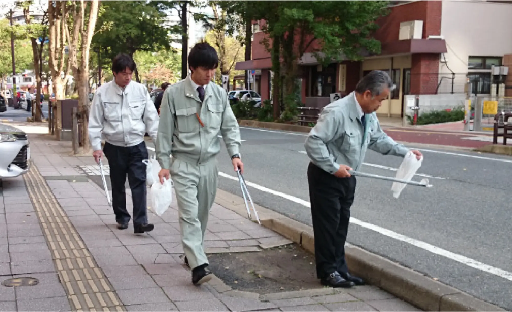 月1回の社員総出の本社近隣清掃現場美化への意識付けの意味も大きい